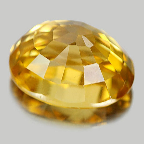 Zircone giallo VS1 taglio ovale naturale 3,66 cts (Cambogia) - Foto 2 di 3