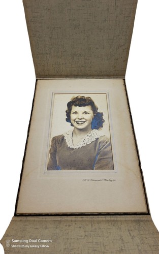 Vintage 1940er Jahre schönes Schwarz-Weiß-Studio monochrom Fotografie. - Bild 3 von 3