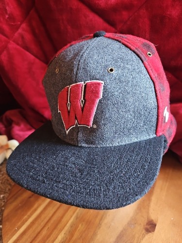 Very Rare NCAA University Wisconsin Badgers Zephyr Snapback Hat Ear Flaps Wool