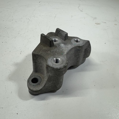 OEM 2018-2021 CHEVY EQUINOX 1.5L LEFT SIDE TRANSMISSION MOUNT SUPPORT BRACKET - Picture 5 of 6