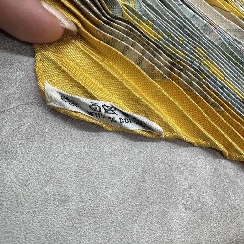 Hermes 90 cm Plissee Carre Schal gelb Wolle Winter - Bild 3 von 7