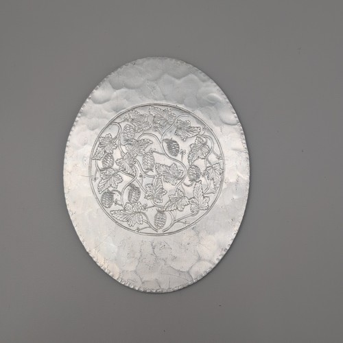 Gehämmertes Aluminium Vintage handgeschmiedet Untersetzer Blatt Design Untersetzer 5,75" x 7,8"