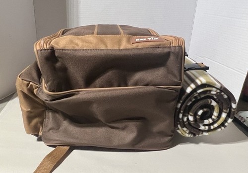 Hap Tim Picnic Basket Backpack with cooler, blanket and Dish Set for 2 - Picture 8 of 8
