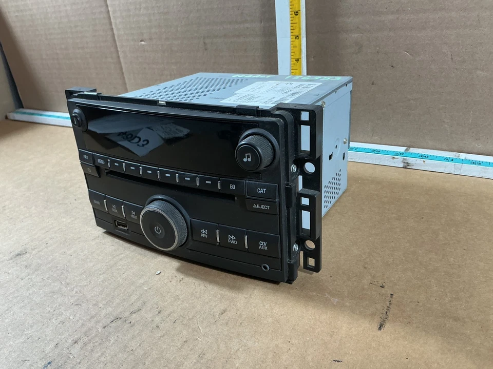 2009-2010 Chevrolet Cobalt AM FM радиоприемник проигрыватель компакт-дисков со вспомогательным входом - Изображение 2 из 4