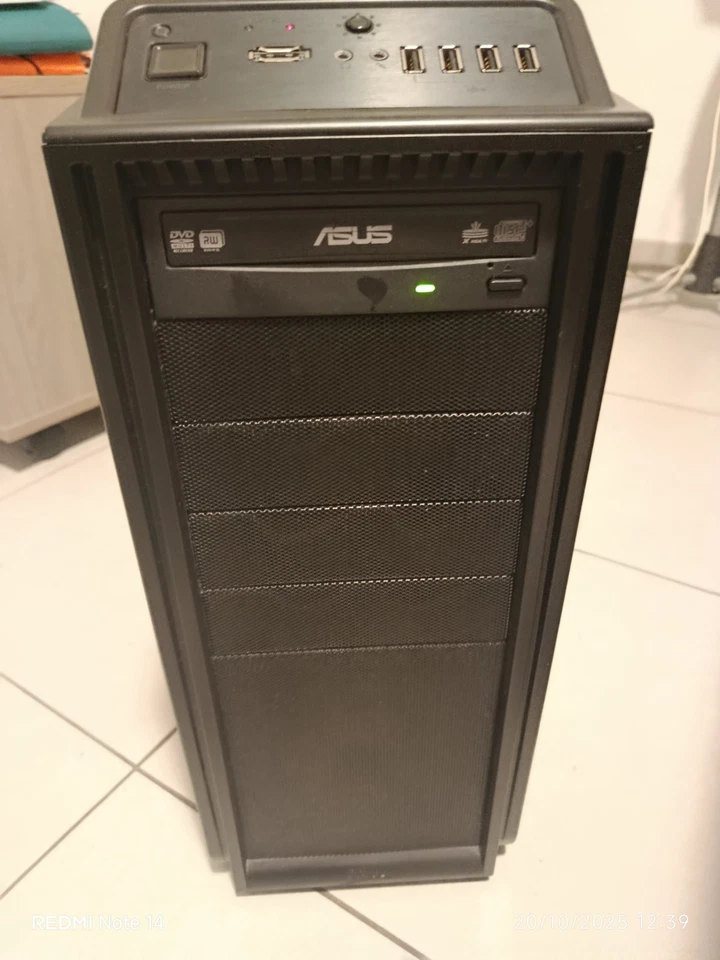 centrale d ordinateur cm Storm noire avec lecteur cd avec câblé de branchement - Image 2 of 4