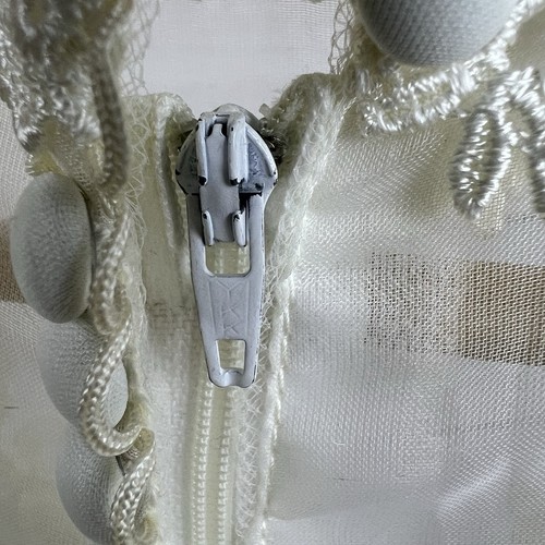 Vintage 1970s BRIDE’S ILGWU Union Made White Wedding Dress Lace Size 8 NWT - Picture 11 of 16