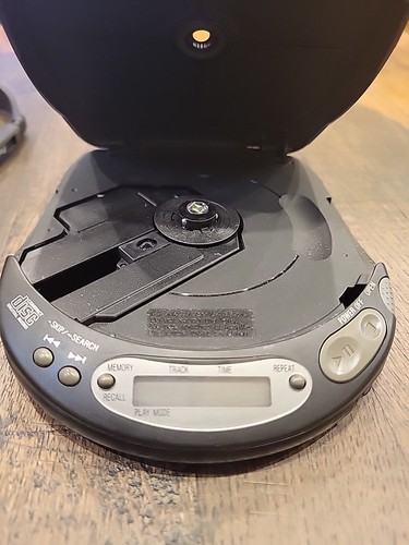 Marlboro Panasonic SL-S170 lettore CD portatile MASH XBS & RP-HT45 cuffie - Foto 4 di 19