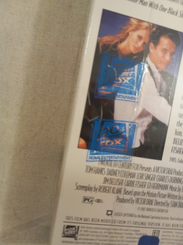 The Man With One Red Shoe VHS 1985, 1995 Tom Hanks *SEALED* Watermark - Picture 4 of 7