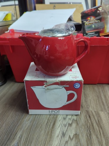 Hues N Brews ~ Scharlachrot I-POT Teeei Kanne Keramik Teekanne Porzellan 17 Unzen NEU
