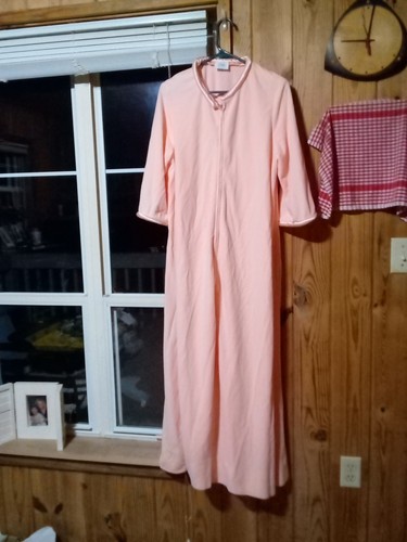 Vintage Chiha Peach 3/4 Sleeve Long Nightgown With Pockets And 1/2 Zip - Picture 1 of 6