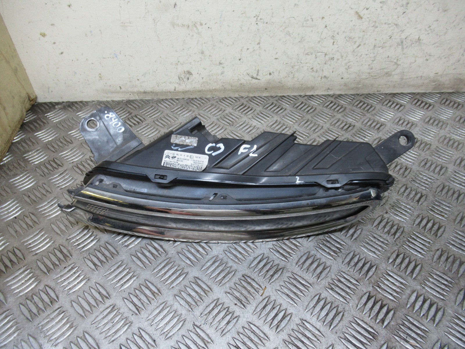 Picture 1 of 8