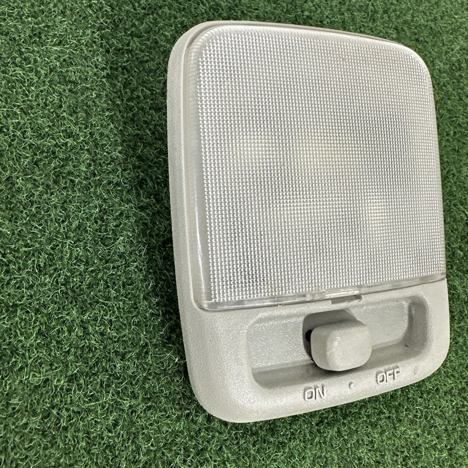 Luz domo mapa superior trasero y de carga gris Nissan Titan e Infiniti OEM Foto 2 de 4