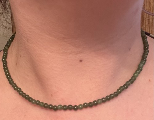 Collar Gargantilla De Colección Estate Nefrita Verde Jade Cuentas Natural Delgado 16"" con Cierre - Imagen 1 de 8