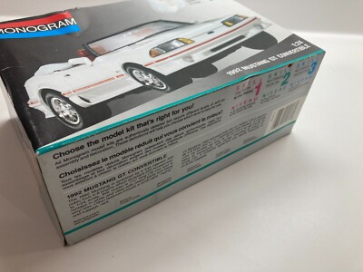 monogram 1/24?1/25? ford mustang 完成品 Monogram 85-2975 1994 Ford Mustang Convertible Indy Pace Car