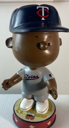 2014 MLB All Star Game Peanuts “Franklin” Collectible Figurine (NIB) MLB  Snoopy - Picture 2 of 16