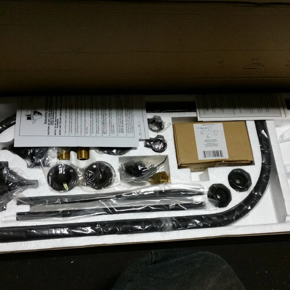 Líneas de suministro independientes rígidas clásicas isabelinas de latón en bronce frotado con aceite Foto 3 de 3