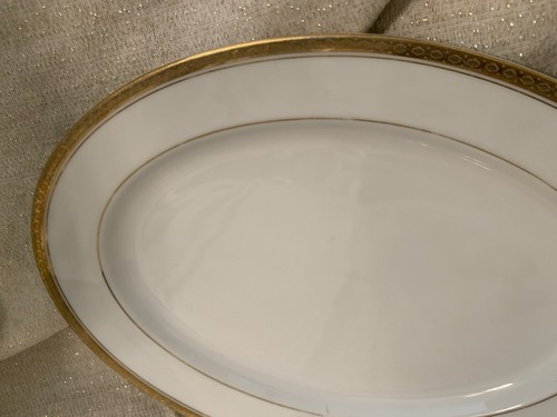 Plato para servir Noritake China Japón 6124 Richmond 13 1/2" - Imagen 4 de 13