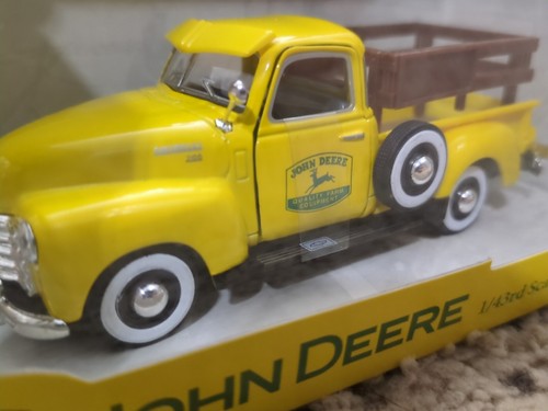 2006 Vintage 1/43 scale die cast John Deere 1950 Chevy truck Sealed NIB NOS - Picture 6 of 7