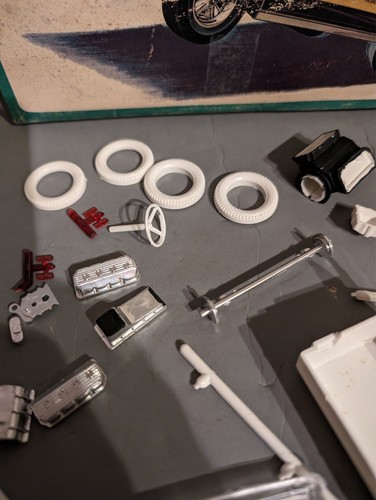 AMT 6776-150 1/25 ORIGINAL ISSUE HURST HEMI UNDER GLASS BARRACUDA SCALE MODEL - Picture 15 of 24