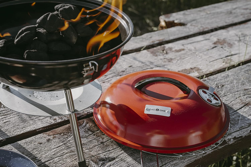 Gas One 14in Portable BBQ Grill w/ 3-Point Locking Lid & Dual Vent for Camping - Picture 7 of 8