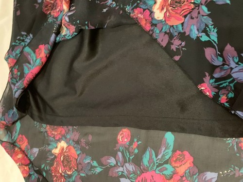 Falda Charlotte Russe Negra Alta-Baja Cintura Elástica Flor Superposición Transparente Talla S - Imagen 7 de 12