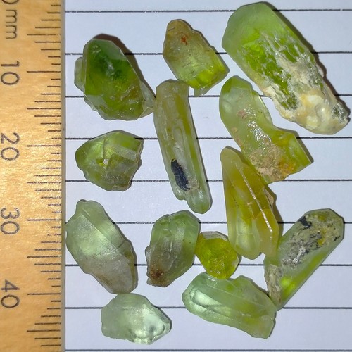 Olivine Peridot crystals rough natural mineral specimens bundle Forsterite 56ct - Picture 3 of 7