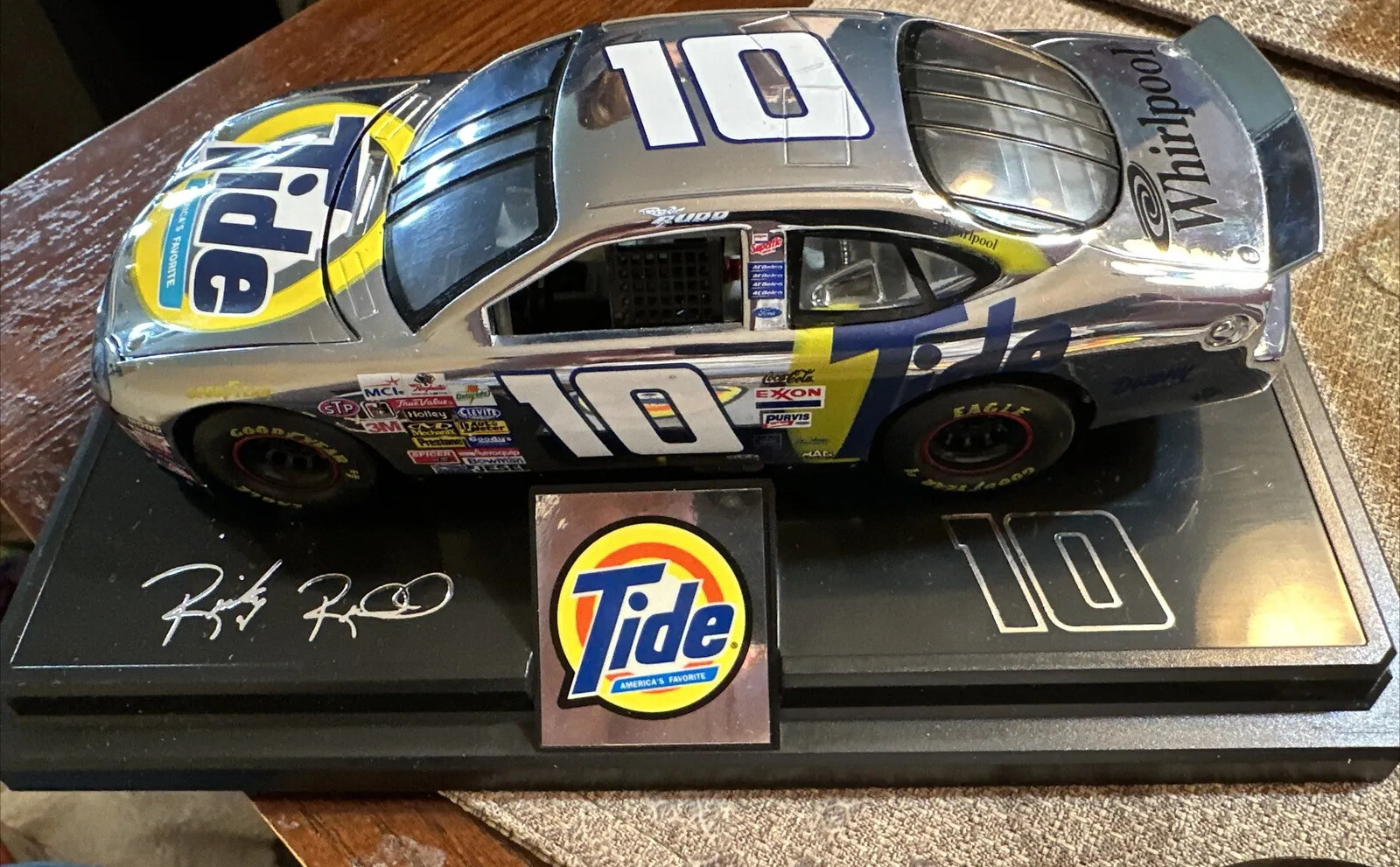 Picture 1 of 10