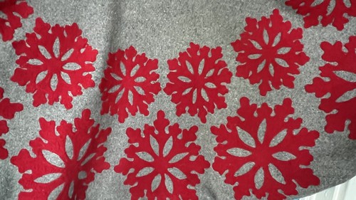 NEW RACHEL 52" GREY RED BOUCLE FLANNEL SNOWFLAKE❄️CHRISTMAS TREE🎄SKIRT CLASSIC! - Picture 6 of 24