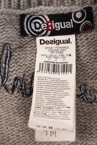 Poncho jersey multicolor cuello redondo Desigual para dama - Imagen 4 de 5