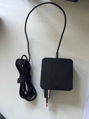 Original ASUS  ADP-650W Netzteil Charger Ladegerät