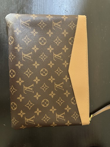 Bolso sin asas Louis Vuitton con monograma diario camel - Imagen 9 de 14