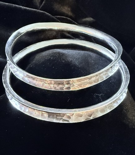 Menge 2 Vintage Sterling Silber 925 Armreifen gehämmert Armbänder 8"