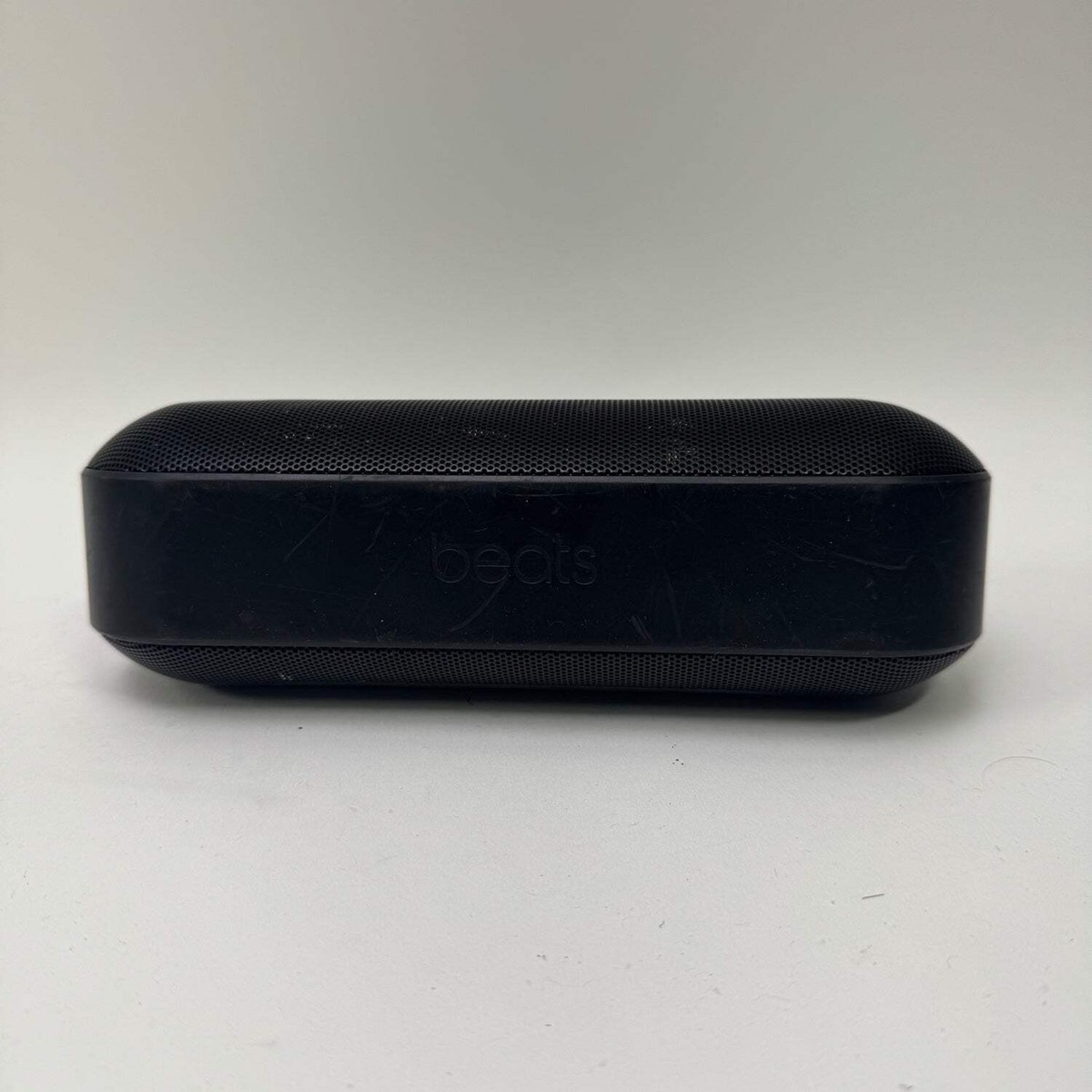 Beats Pill + ホワイト　本体、箱、付属品有り Beats Pill 2.0 Bluetooth Speaker White w/Dude Stand Set