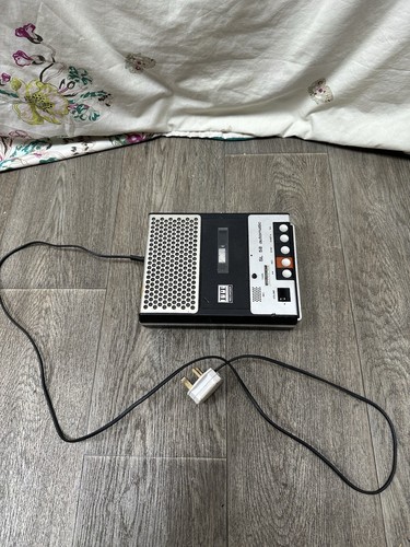 Grabadora de casete ITT SL58 vintage (circa 1980) - *funciona pero necesita reparación* - Imagen 7 de 10