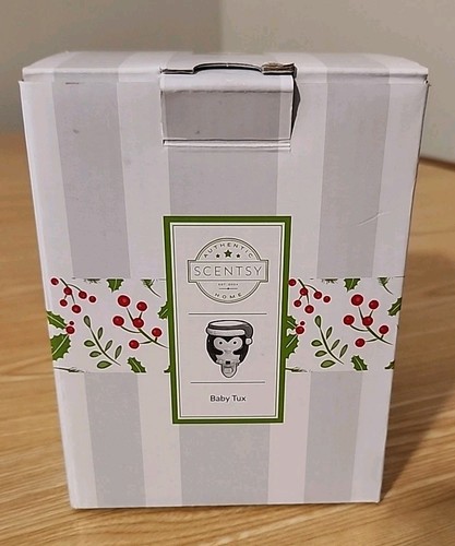 Scentsy Penguin Baby Tux Navidad Papá Noel Sombrero Eléctrico Luz Nocturna Cera Calentador Caja - Imagen 13 de 19