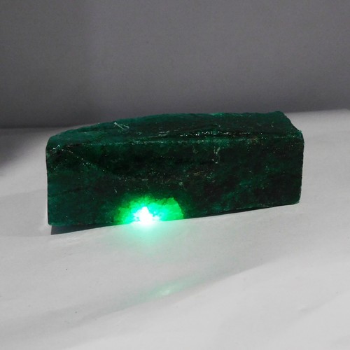 Natural Emerald Green Uncut Rough Dyed Huge 621.65 Ct Loose Gemstone CERTIFIED - Picture 9 of 10