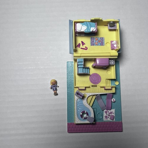 VINTAGE 1993 BLUEBIRD POLLY POCKET POOL HOUSE W/doll Figure EUC - Picture 8 of 14