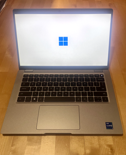 Latitude 5430 Intel Core i7 12th Gen 16GB RAM 512GB SSD Win11 Pro - Picture 2 of 8