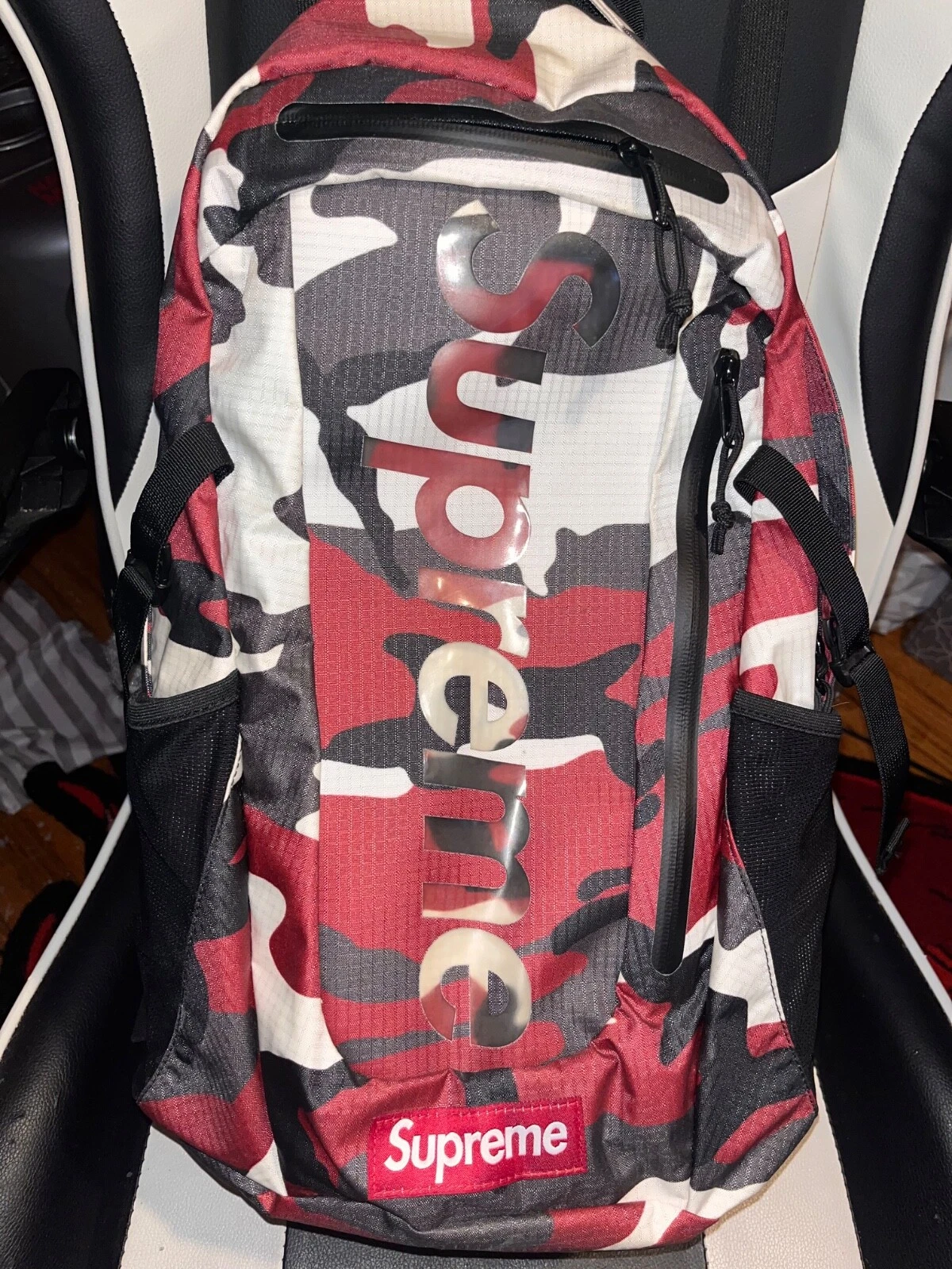 Sac à dos camouflage rouge suprême SS21 VNDS