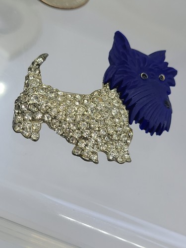 1930s Coro Pave Rhinestone Blue Head Bakelite Scotty Dog Pot-Metal Brooch - Picture 16 of 16