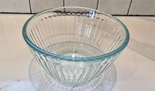 Pyrex 3 Cup Sculptured Bowl Clear Ribbed Glass 7401-S Mixing Nesting Blue Tint