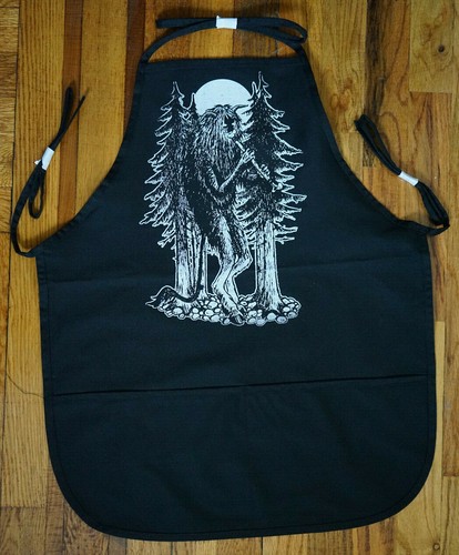 Apron Punk Rock Gothic Dark Weird Gift Witchy Skeleton Curiosities Odd Art - Picture 9 of 9