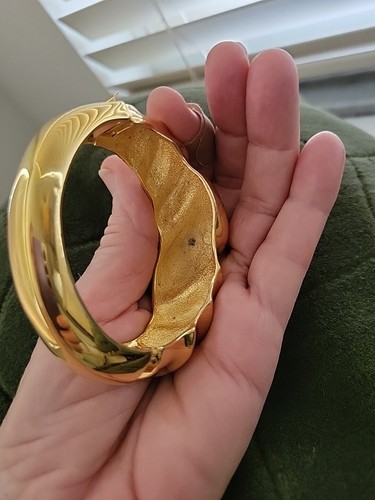 Vintage AS Hallmark Gold Plate Mixed Alloys Hinged High Polished Modern Bangle - Picture 8 of 8