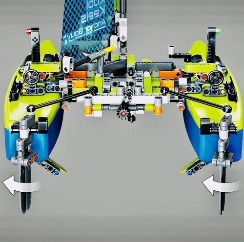 LEGO 42105 Technic Catamaran - Picture 4 of 6