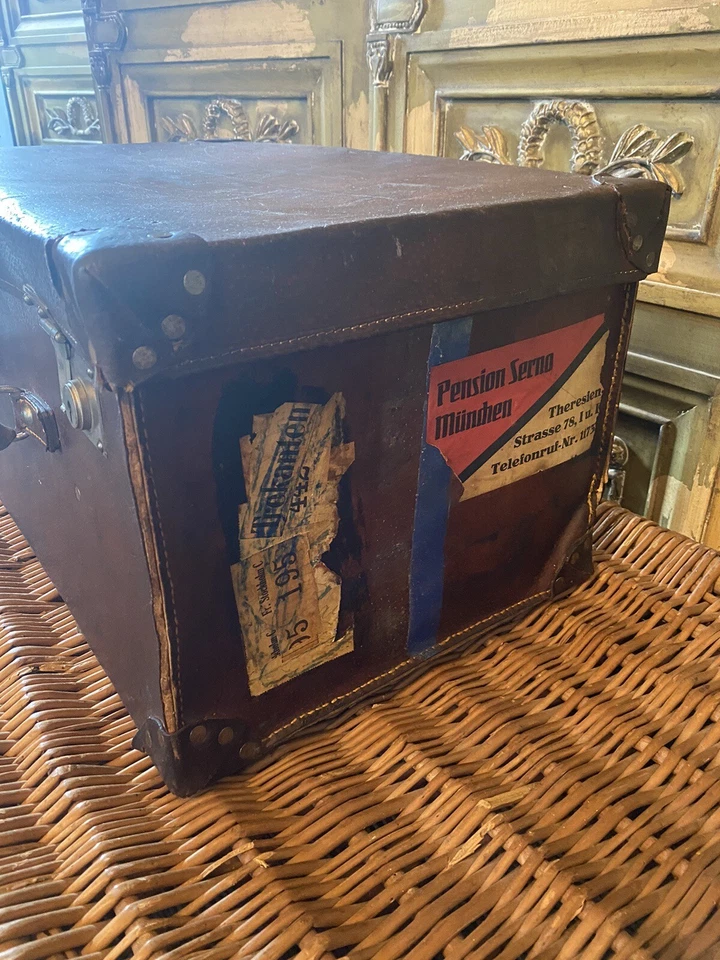 VINTAGE MOTORING LEATHER TRUNK ORIGINAL GERMAN TRAVEL STICKERS CIRCA 1968 - Image 3 of 4