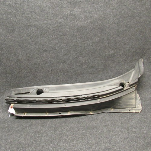 2010-2013 Outlander LH Drivers Side Windshield Cowl Vent 7405A435/439 OEM 56368 - Picture 1 of 7