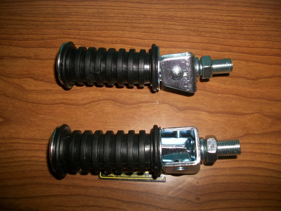 Yamaha, Enduro, estriberas reposapiés trasero DT, AT, CT, RT, DT125 DT175, DT250, DT360, Foto 2 de 4