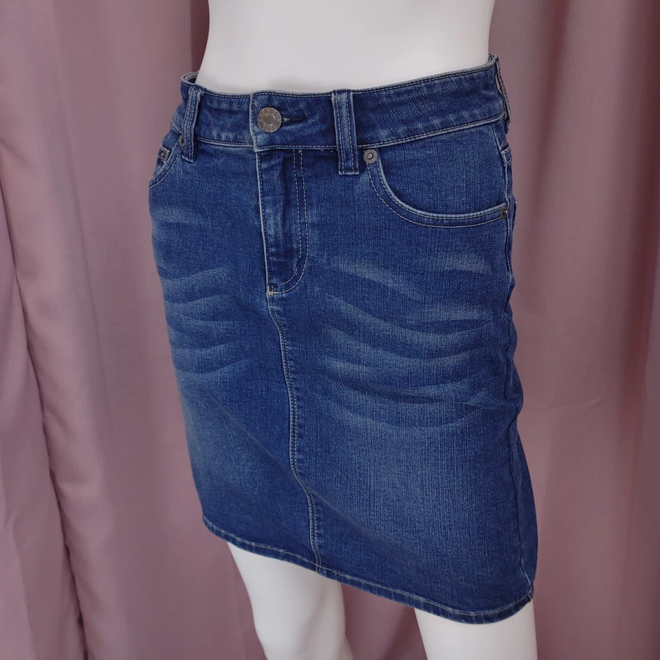 Falda lápiz de mezclilla lavada oscura Cremieux para mujer con bolsillos 0 Foto 2 de 4