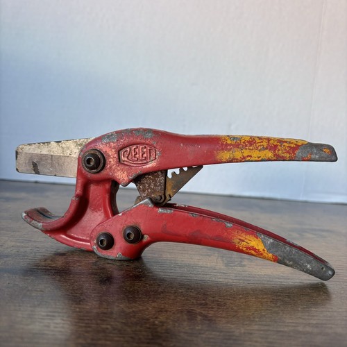 REED MFG HAND RATCHETING PVC PIPE HOSE RUBBER CUTTER TOOL - Picture 7 of 17