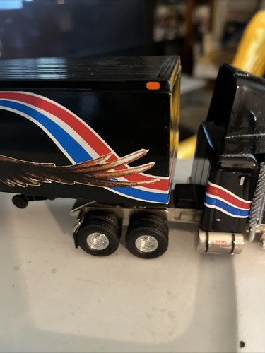 MATCHBOX HARLEY DAVIDSON KENWORTH 18-WHEELER DIE CAST TRACTOR TRAILER KS188SA - Picture 4 of 16
